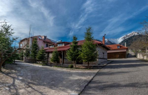  Mountain House  Карпенисион